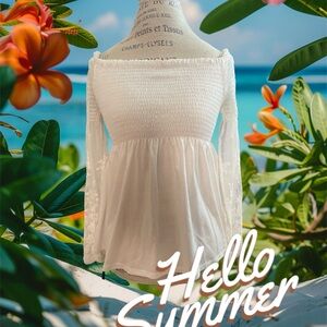 Super cute crochet long sleeves off shoulde top super sexy! 😍Size Medium